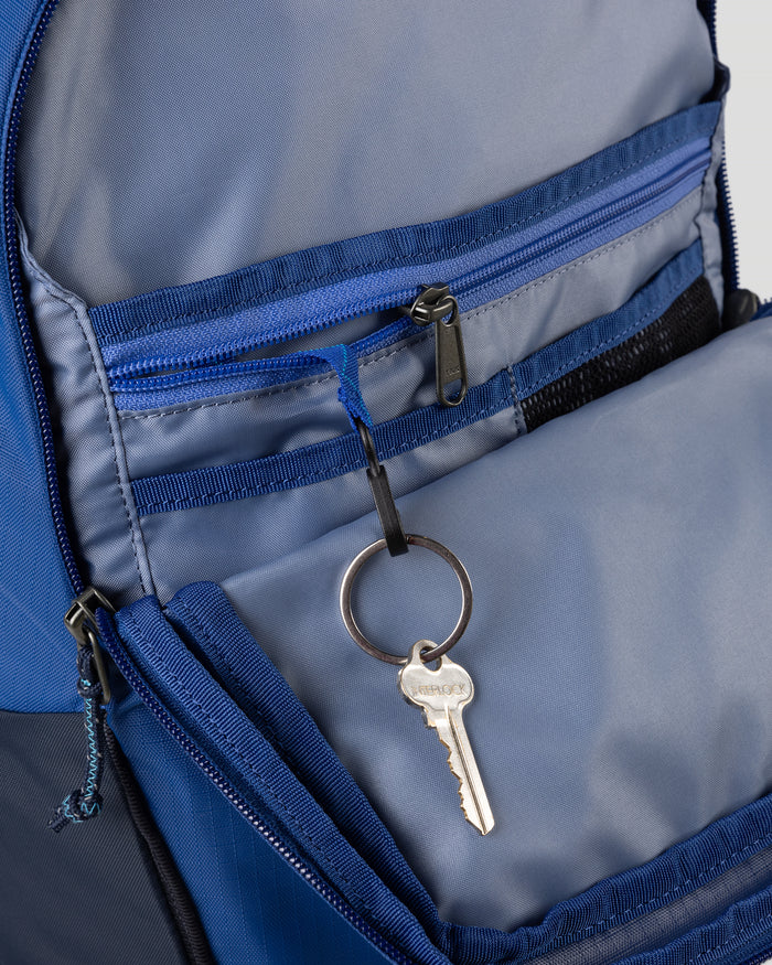 b0789_otr_axon_everyday_backpack_25l_bl_d_1755036770000