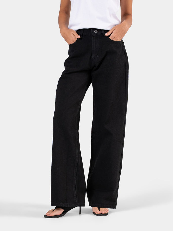BLACK / 32