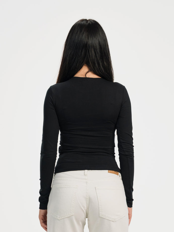 BASIC LONG SLEEVE TOP