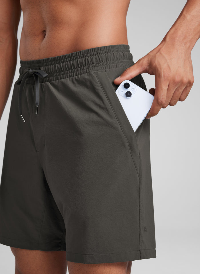 CRZ YOGA Men‘s Workout Water Resistant Short 7" with Zip Pockets Arbor Olive