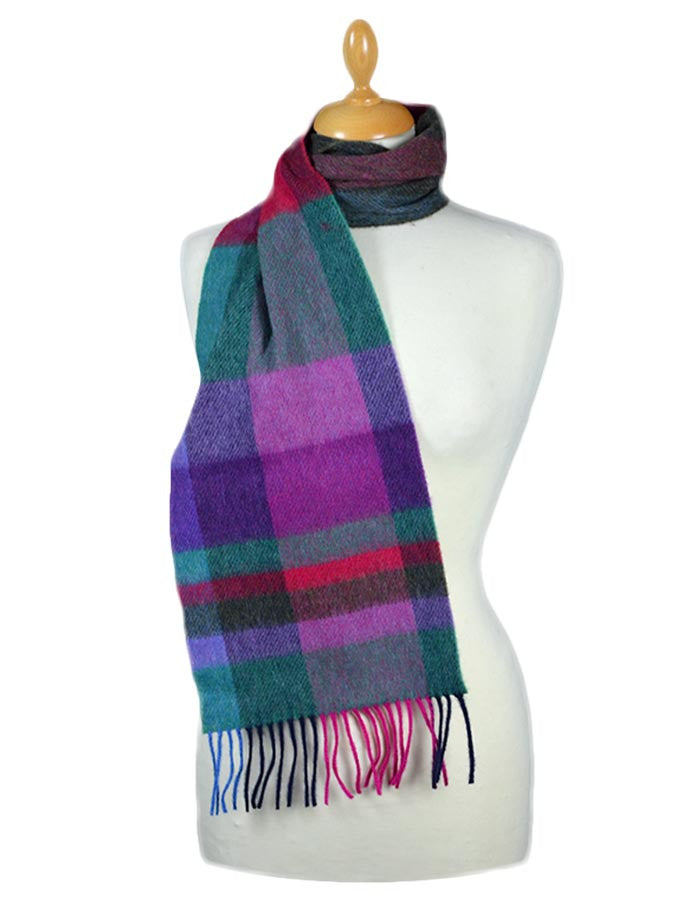 Narrow Lambswool Plaid Scarf #color_green-fuchsia