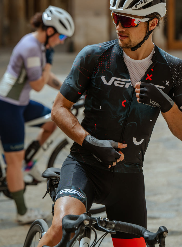 SEASON WOMEN'S BUNDLE WITH JERSEY AND BIB SHORTS