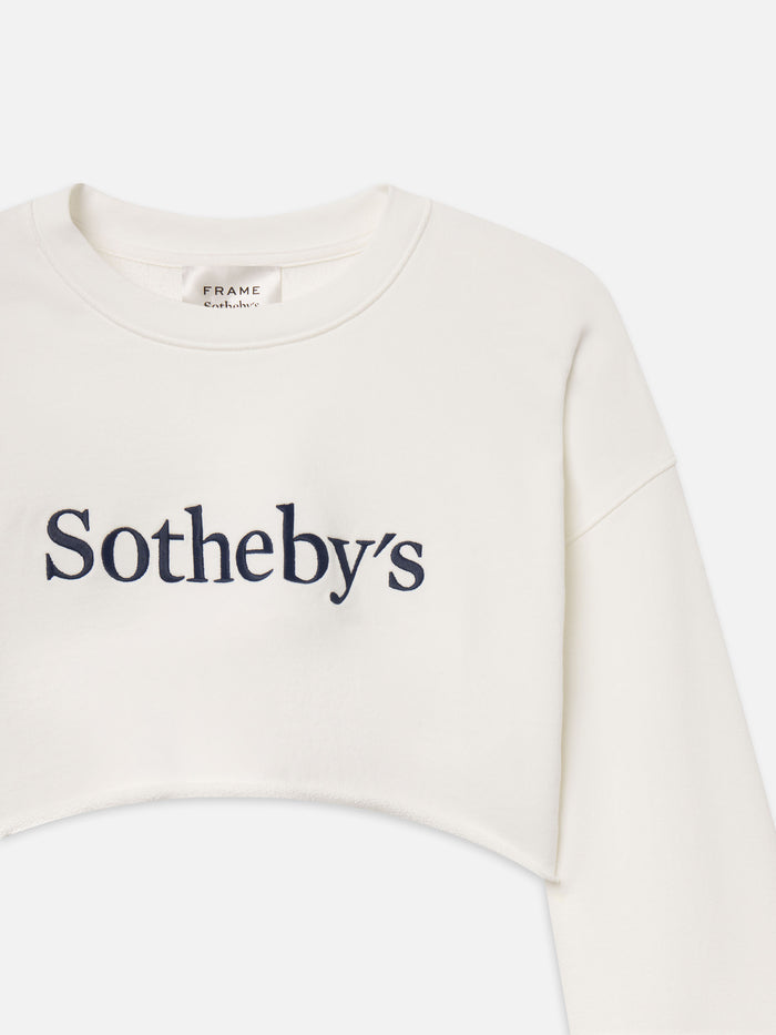 sweatshirt front detail packshot image alt:size alt:fit1