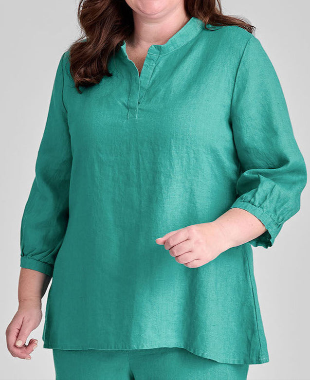 Terra Top, shown in Lagoon, size Medium.  100% European Linen, Machine Washable.