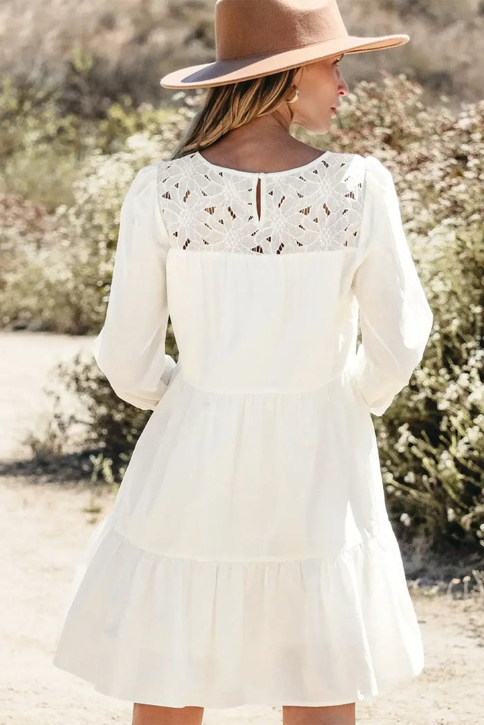 White Floral Lace Patchwork Bracelet Sleeve Tiered Mini Dress - Dresses/Mini Dresses