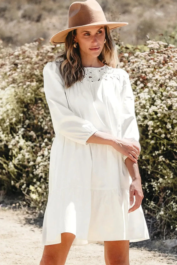 White Floral Lace Patchwork Bracelet Sleeve Tiered Mini Dress - Dresses/Mini Dresses