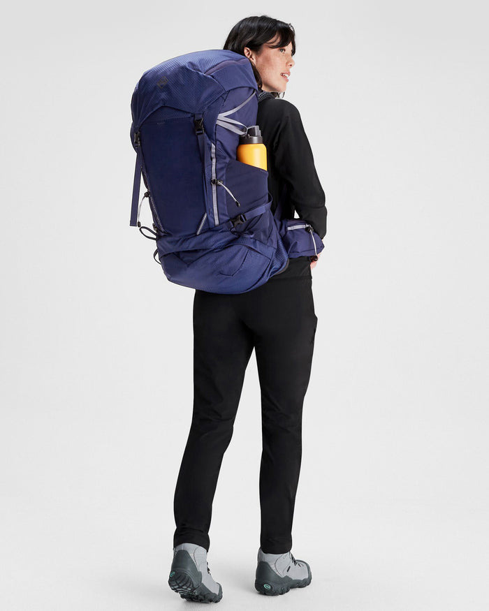 a1735_ofc_valorous_womens_55l_pack_b_1743633959000