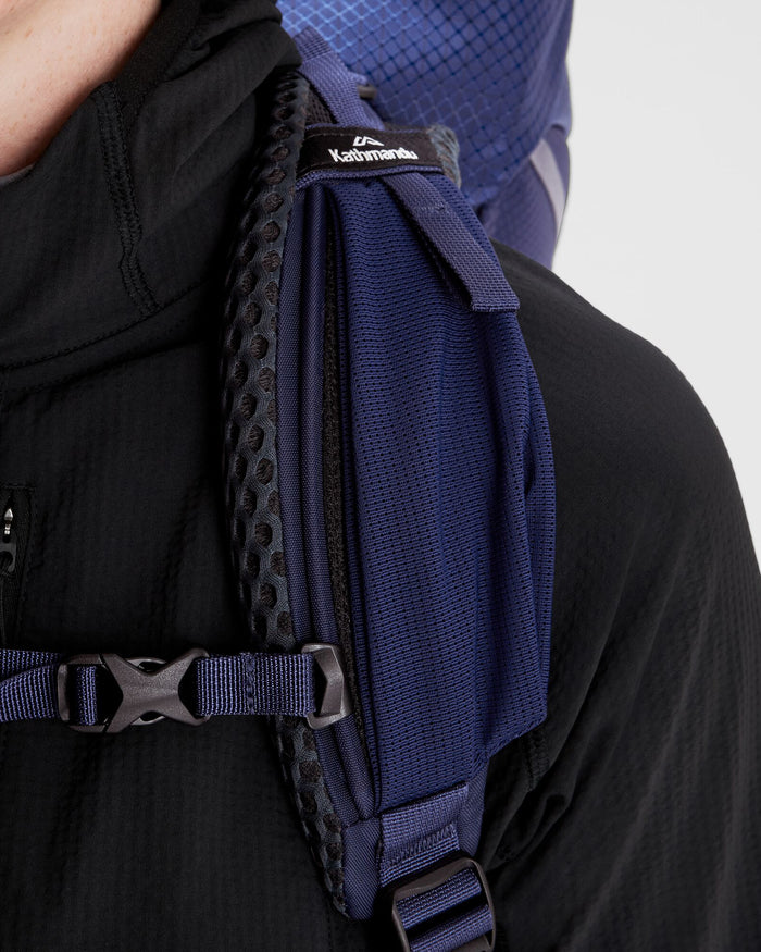 a1735_ofc_valorous_womens_55l_pack_e_1743633960000