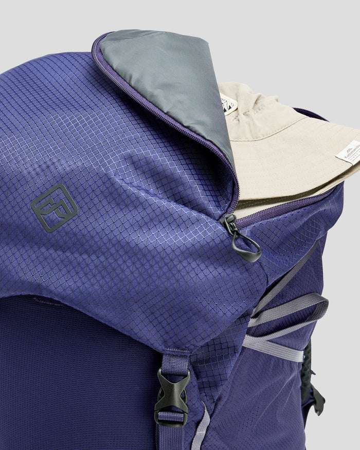 a1735_ofc_valorous_womens_55l_pack_h_1743631347000